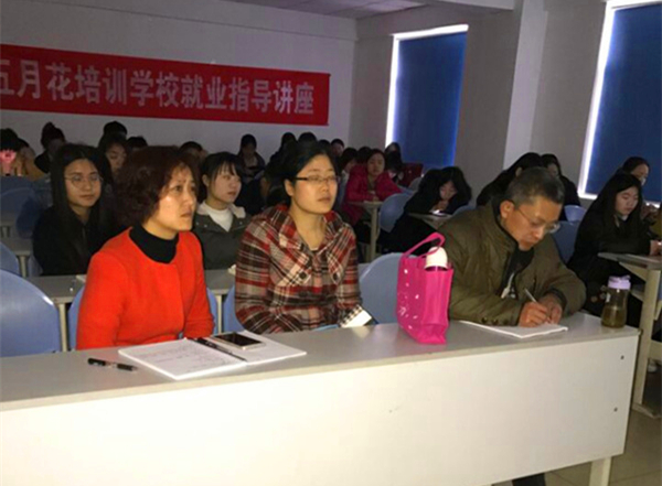 龙讲2_副本.jpg